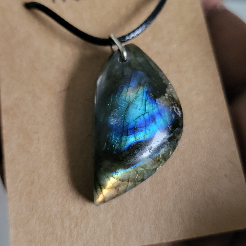 Flashy Finland Labradorite Necklace / Strong Flash / Gemstone Necklace
